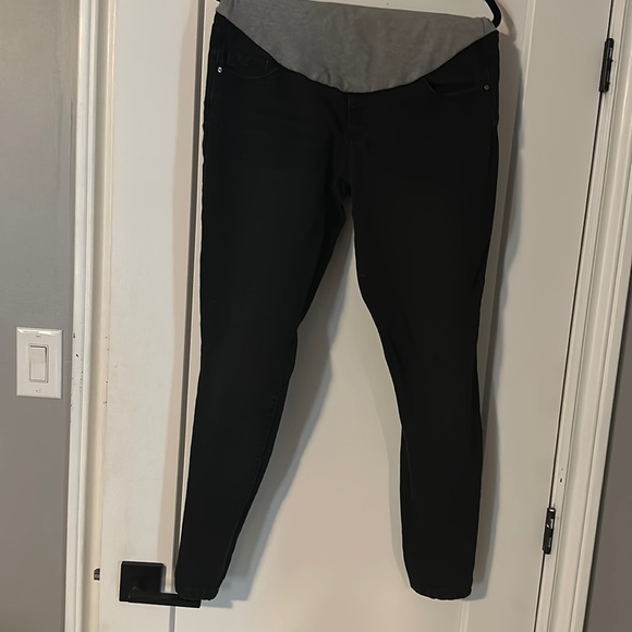 Thyme maternity black jeans. Size large. Used. - Picture 1 of 6